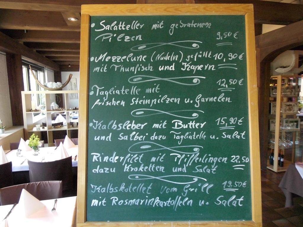 Hotel-Restaurant Schwyzerhuesli Viernheim Buitenkant foto