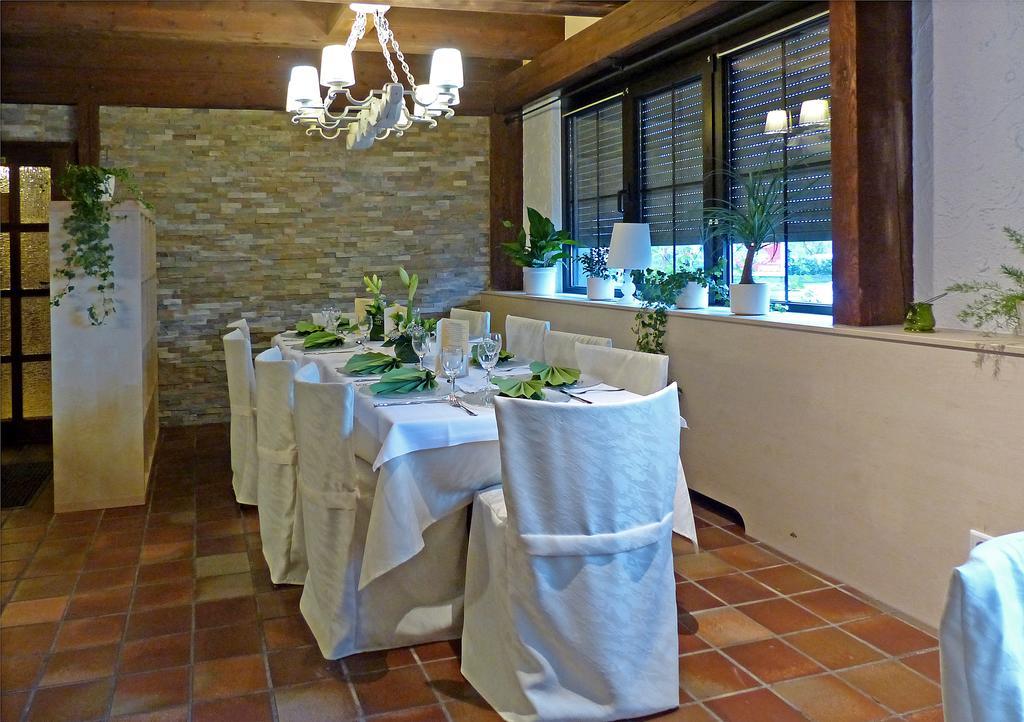Hotel-Restaurant Schwyzerhuesli Viernheim Buitenkant foto