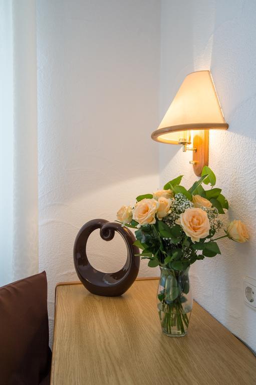 Hotel-Restaurant Schwyzerhuesli Viernheim Buitenkant foto