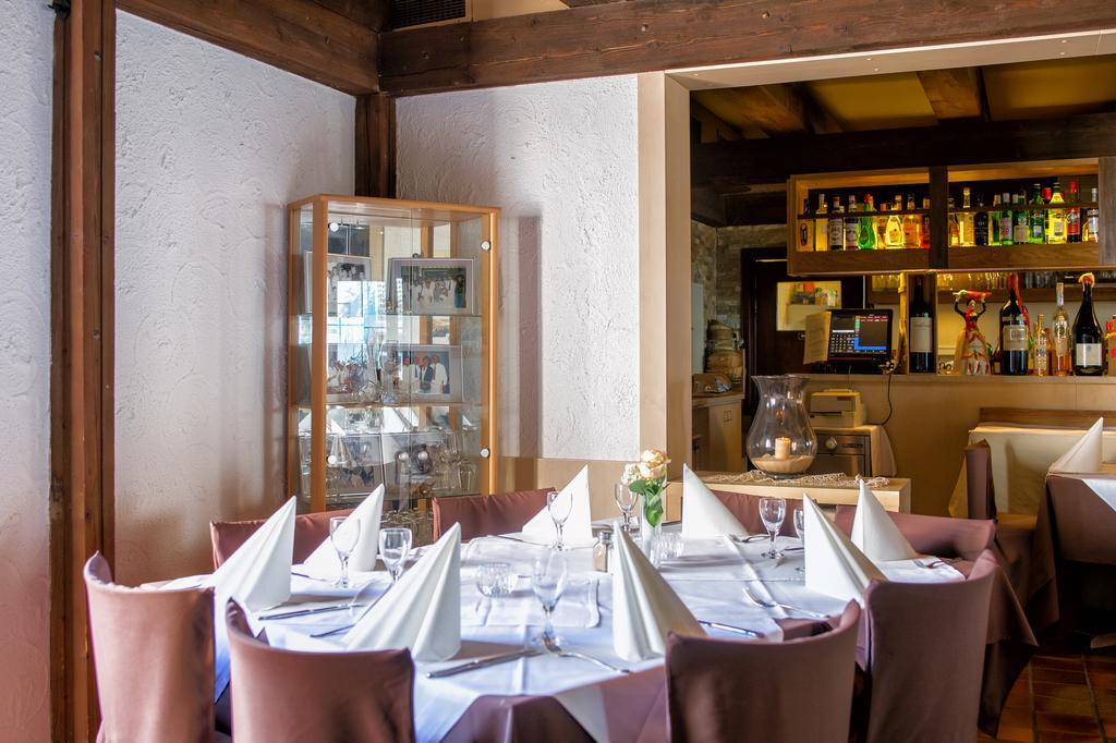 Hotel-Restaurant Schwyzerhuesli Viernheim Buitenkant foto