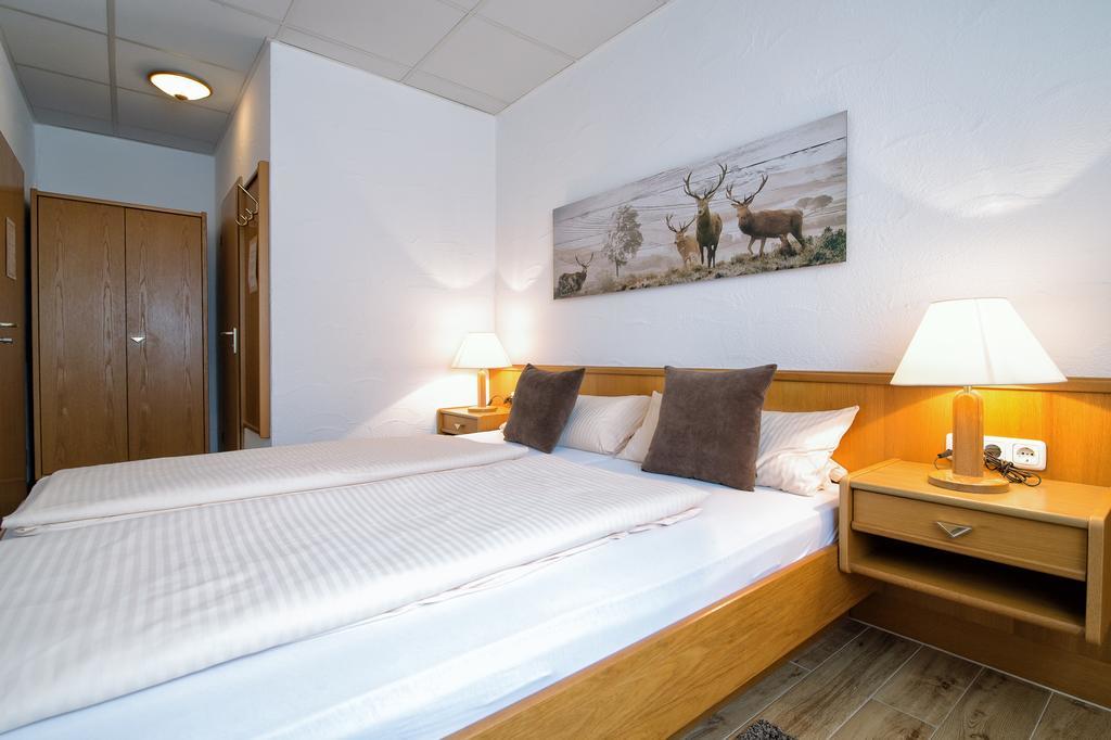 Hotel-Restaurant Schwyzerhuesli Viernheim Buitenkant foto
